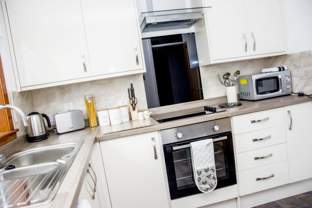 Distillery Apartment 1 เอลจิน ภายนอก รูปภาพ